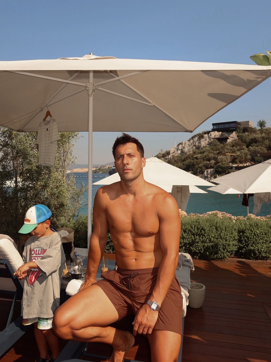 Caner Yıldırım - Louis Brown Quick-Dry Swim Shorts | Moeva | Shorts | Each week unveils new pieces—luxury swimwear, fluid resort silhouettes, and elevated summer-to-evening essentials designed to carry you from coastal escapes to city nights.