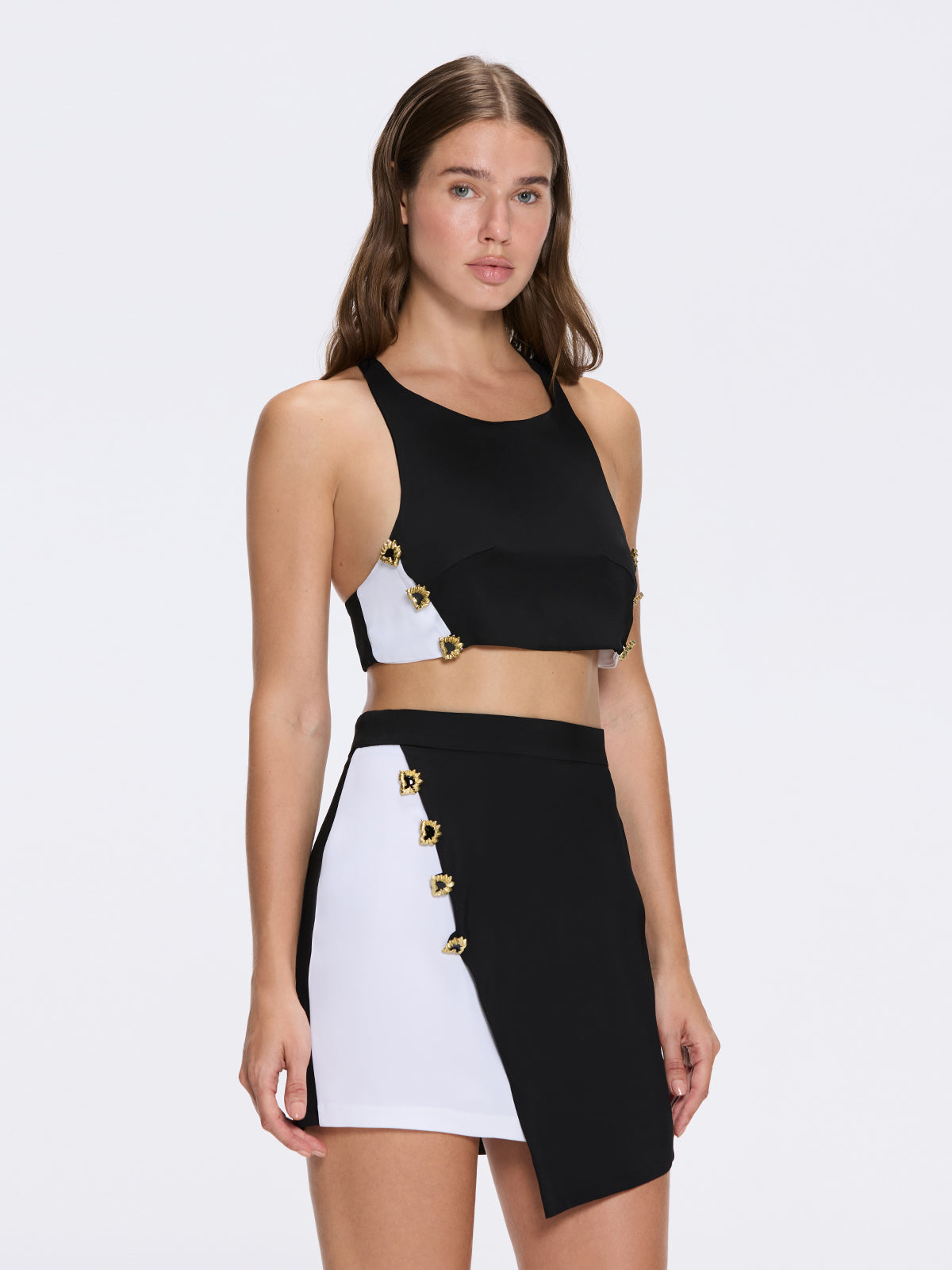 Bodrum Black-White Duo-Colored Enamel Button Crop Top | Moeva | Crop Top | Each week unveils new pieces—luxury swimwear, fluid resort silhouettes, and elevated summer-to-evening essentials designed to carry you from coastal escapes to city nights.