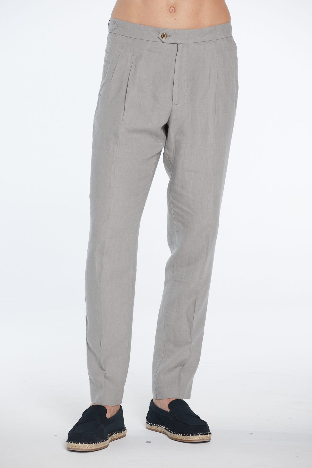 Enzo Grey Linen Straight-Leg Pants | Moeva | Pants | Each week unveils new pieces—luxury swimwear, fluid resort silhouettes, and elevated summer-to-evening essentials designed to carry you from coastal escapes to city nights.