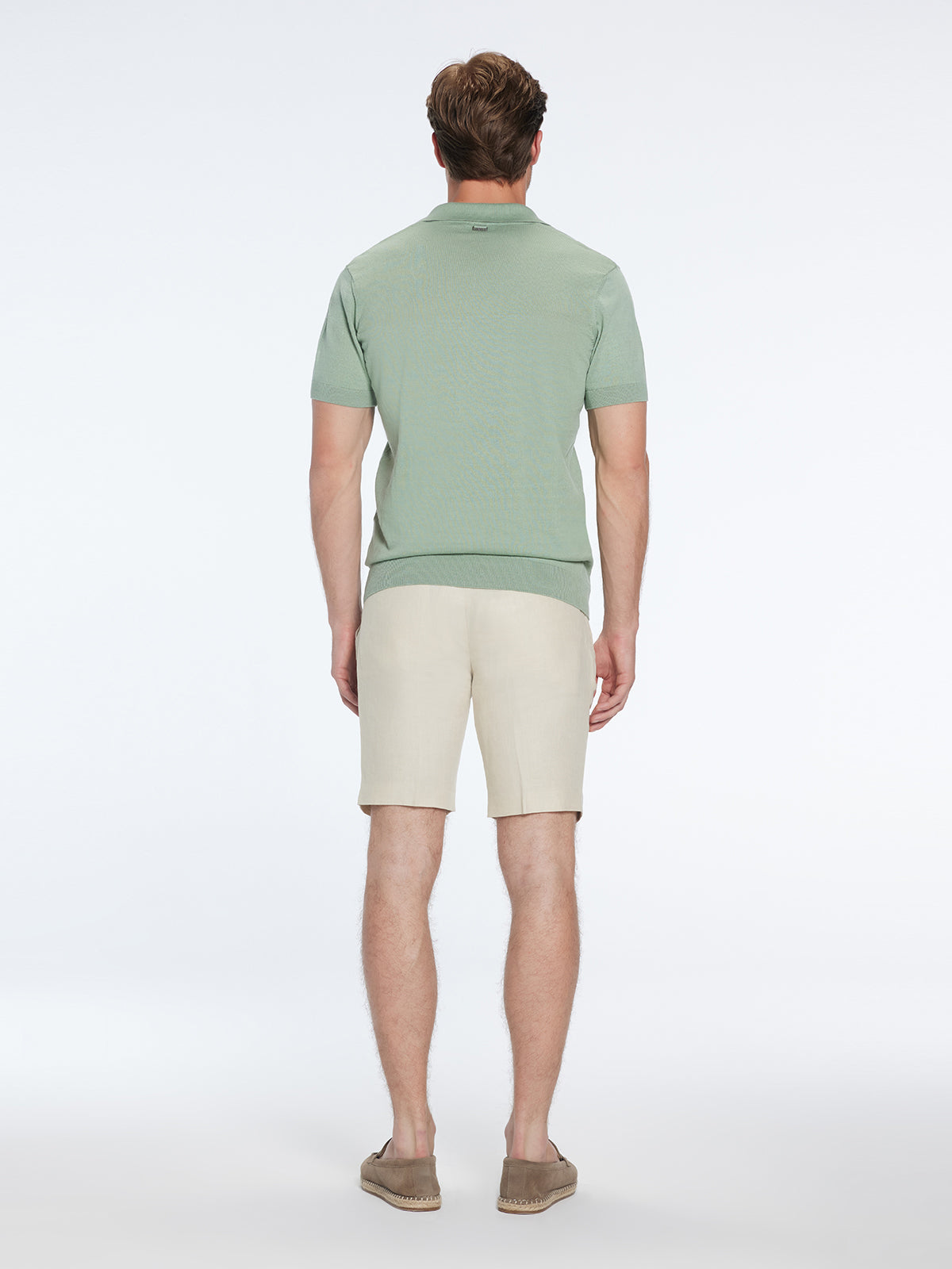Johan Green Cotton Polo Shirt | Moeva | T-Shirt | Each week unveils new pieces—luxury swimwear, fluid resort silhouettes, and elevated summer-to-evening essentials designed to carry you from coastal escapes to city nights.