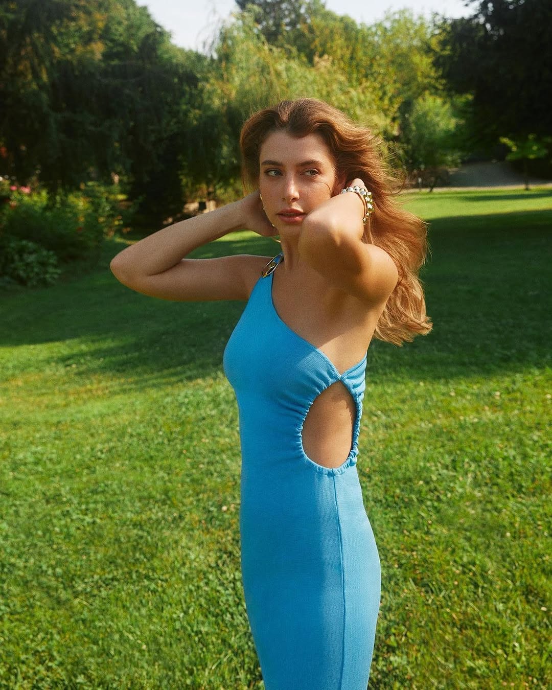 Gamze Erçel - Fewa Blue One-Shoulder Knitted Maxi Dress with Side Cut-Out Detail | Moeva | Dress | Each week unveils new pieces—luxury swimwear, fluid resort silhouettes, and elevated summer-to-evening essentials designed to carry you from coastal escapes to city nights.