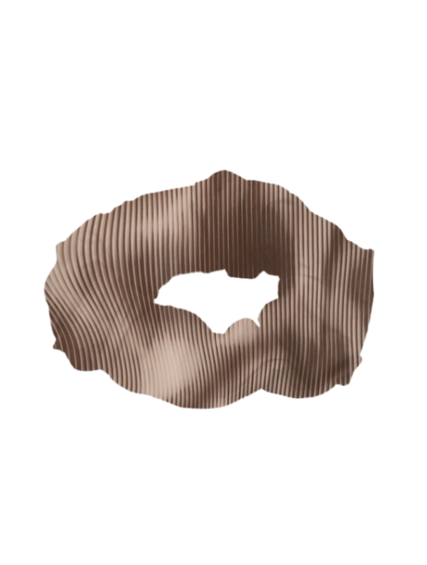 Peggy Black Degraded Scrunchie | Moeva | Scrunchie | Each week unveils new pieces—luxury swimwear, fluid resort silhouettes, and elevated summer-to-evening essentials designed to carry you from coastal escapes to city nights.