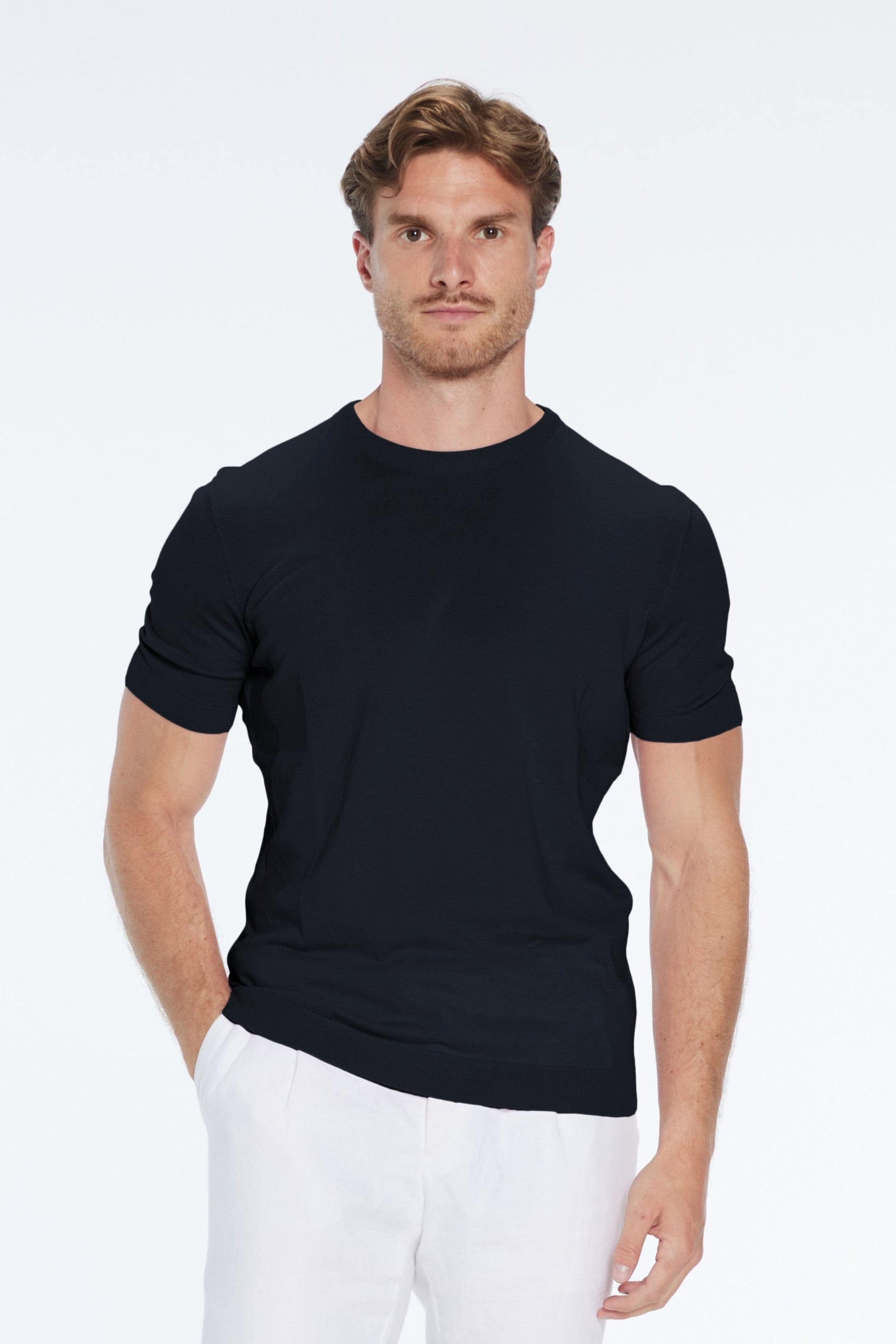 Baron Black Round-Neck Cotton T-Shirt | Moeva | T-Shirt | Each week unveils new pieces—luxury swimwear, fluid resort silhouettes, and elevated summer-to-evening essentials designed to carry you from coastal escapes to city nights.