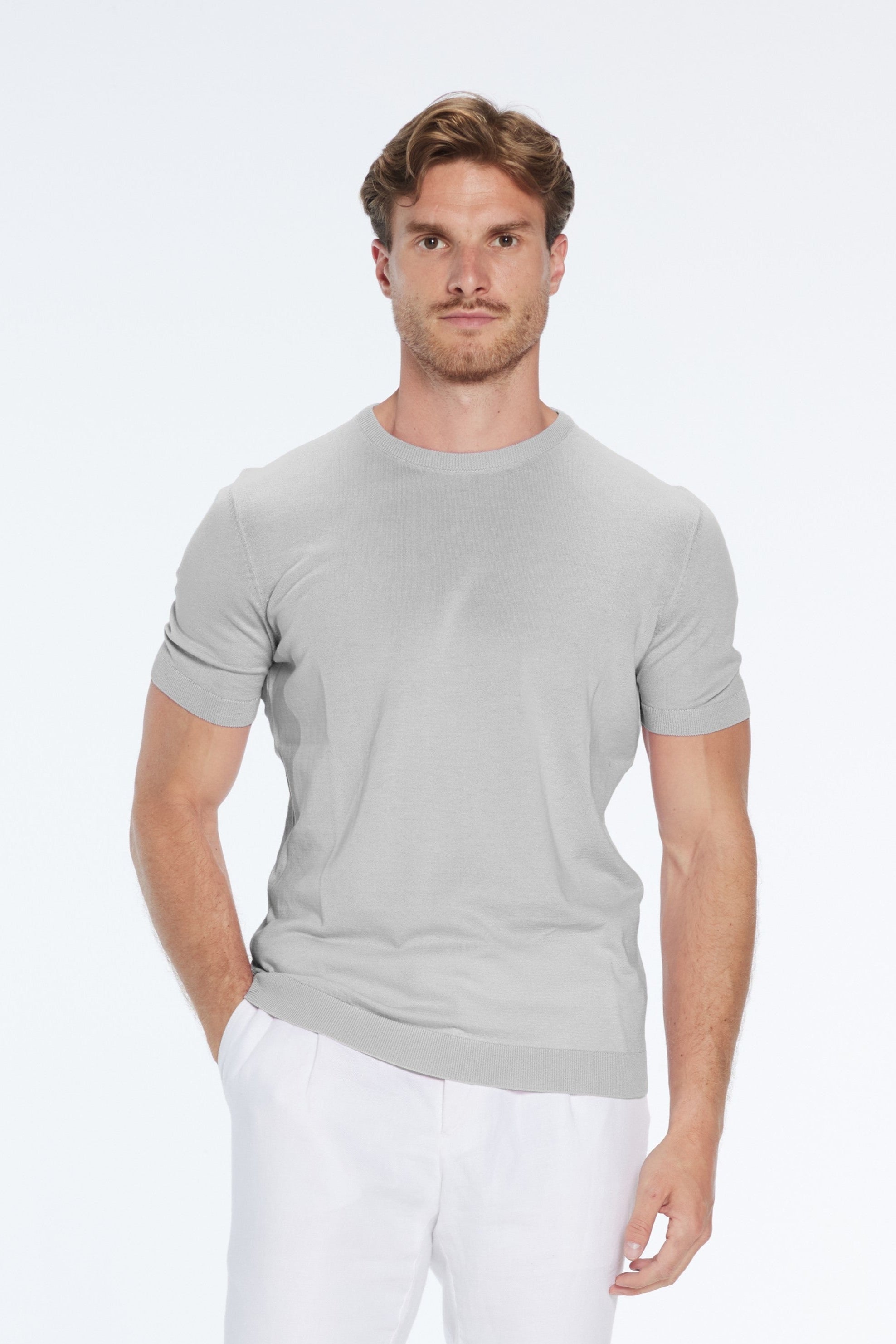 Baron Grey Round-Neck Cotton T-Shirt | Moeva | T-Shirt | Each week unveils new pieces—luxury swimwear, fluid resort silhouettes, and elevated summer-to-evening essentials designed to carry you from coastal escapes to city nights.