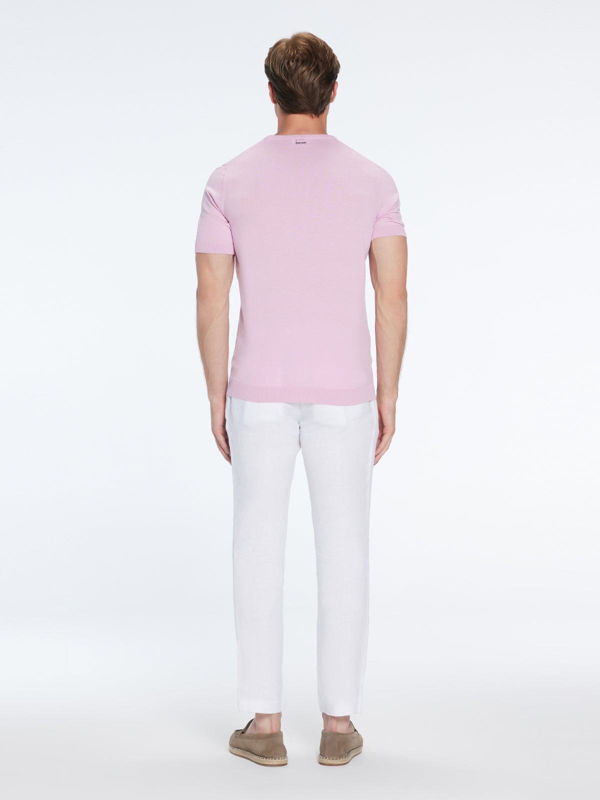 Baron Pink Round-Neck Cotton T-Shirt | Moeva | T-Shirt | Each week unveils new pieces—luxury swimwear, fluid resort silhouettes, and elevated summer-to-evening essentials designed to carry you from coastal escapes to city nights.